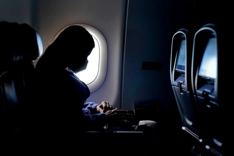 Las personas con 2 dosis de vacuna contra el coronavirus pueden volver a viajar