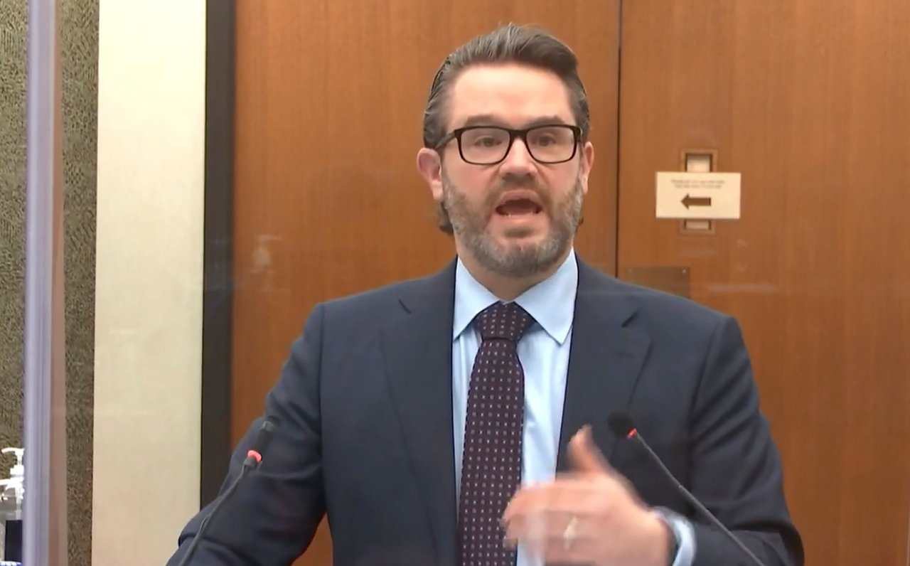sopesan otra investigación contra Chauvin, Derek Chauvin no testifica