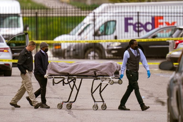 Familia del autor del tiroteo en FedEx trató de darle «la ayuda que necesitaba»