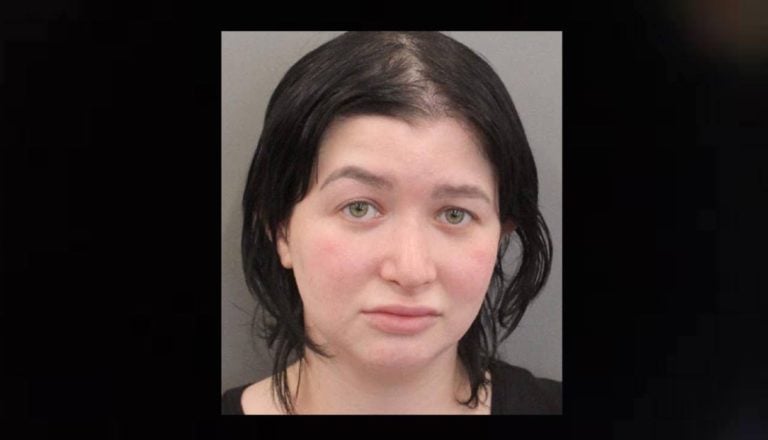 Ashley Marks es acusada del asesinato de su hijo con un cóctel de drogas