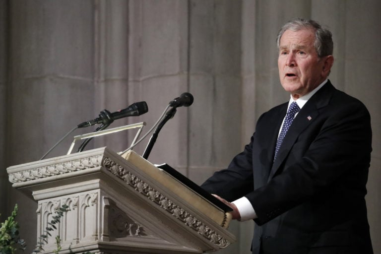 Expresidente Bush se ‘lanza’ para buscar la aprobación de la Reforma Migratoria de Biden