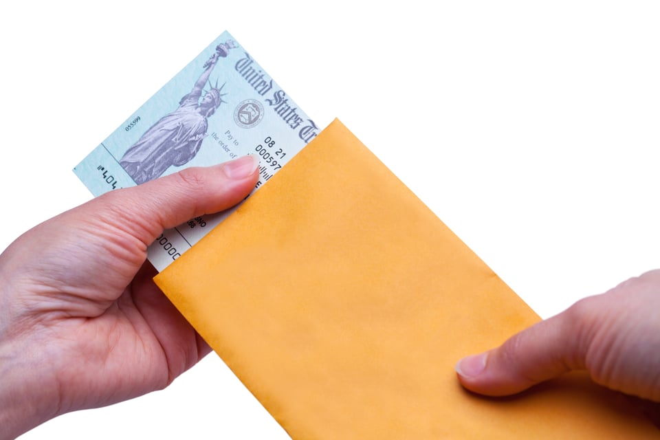 IRS ‘elimina’ algunos requisitos para obtener el tercer cheque ‘más fácil’ featured image