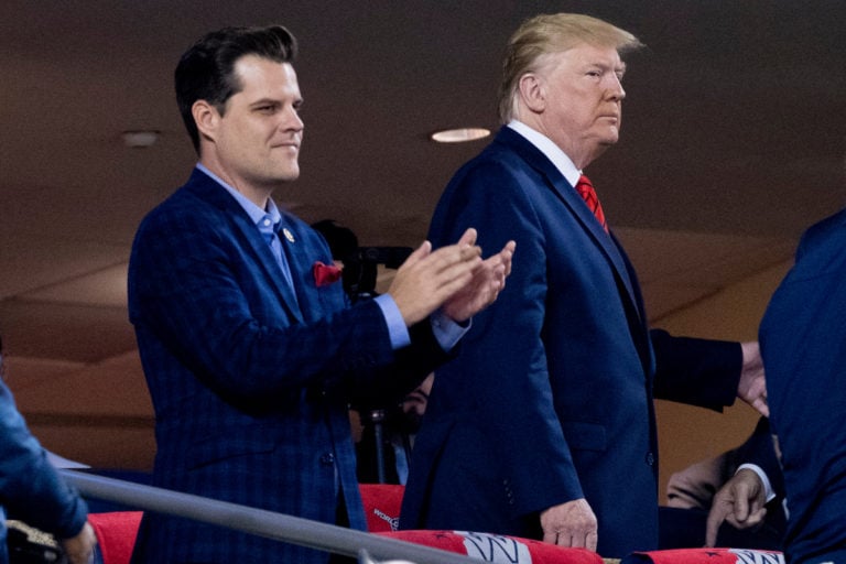 Investigan a ‘estrecho aliado’ de Trump tras escándalo sexual
