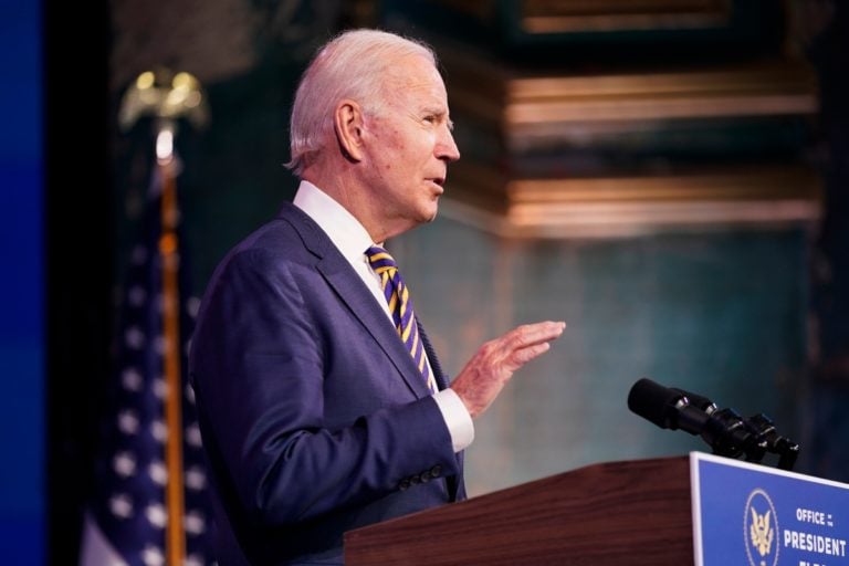 Joe Biden alista orden ejecutiva para frenar violencia con armas de fuego