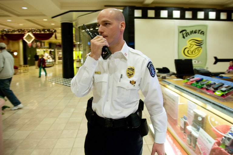 Tiroteo en Mall de Nebraska deja un muerto y arrestan a sospechoso