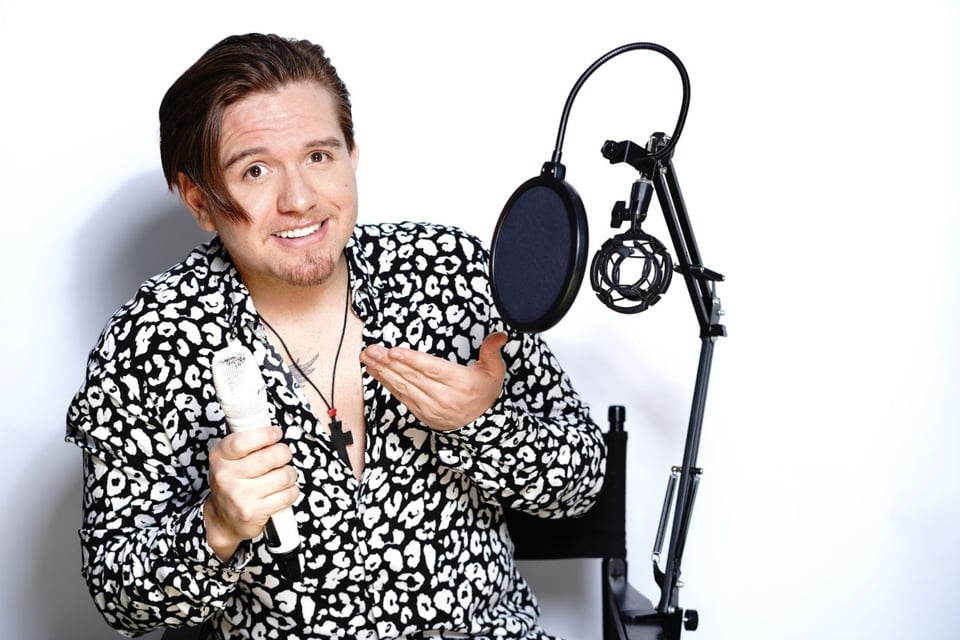 El Dasa, presenta un nuevo podcast: «El Dasa-hev: ¡Ánimo! Que sí se puede” y habla de su hija