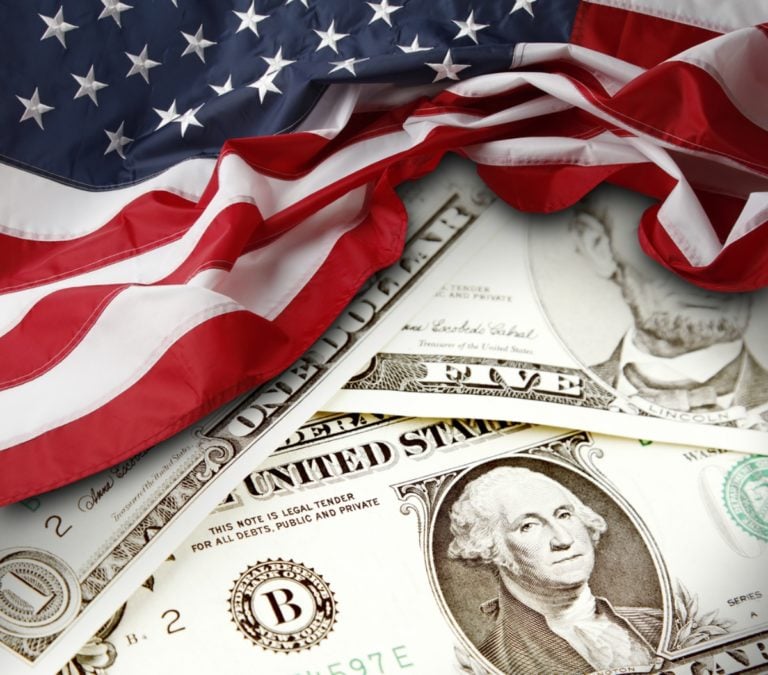 Pago único de $15,600: se desatan críticas por ayuda para indocumentados en Nueva York