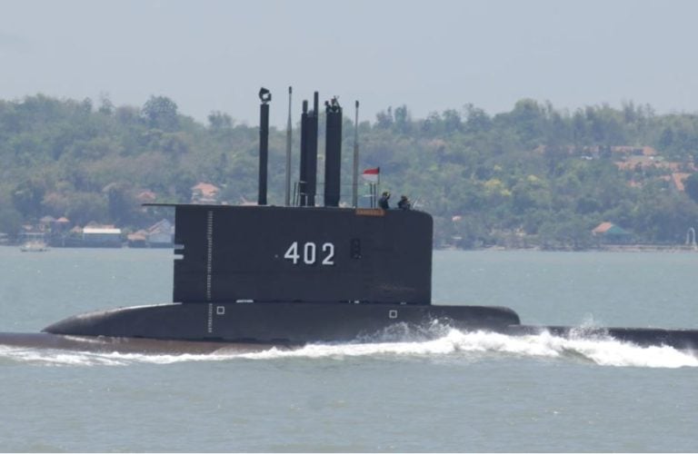 Indonesia informa que encontró submarino que se había hundido y confirma muerte de tripulantes