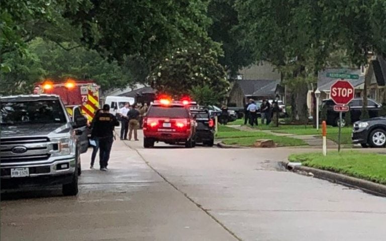 Hallan en Texas unas 90 personas hacinadas en aparente caso de tráfico humano