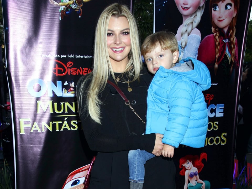 ¡Lluvia de reclamos! Marjorie de Sousa quiso lucirse con foto del Día de las Madres pero todo le sale mal (FOTOS) featured image