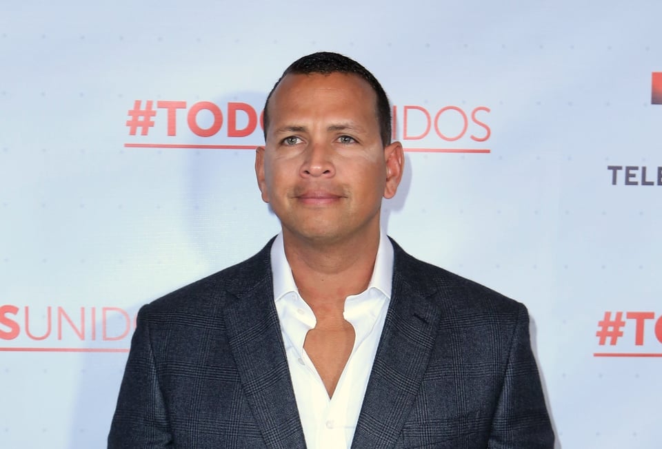 ¿Se harta de las mujeres? Tras terminar con JLo, ahora Alex Rodríguez aparece maquillándose (FOTOS)