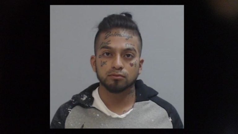 Carlos César Bustamante fue detenido por robo, sus tatuajes lo delataron