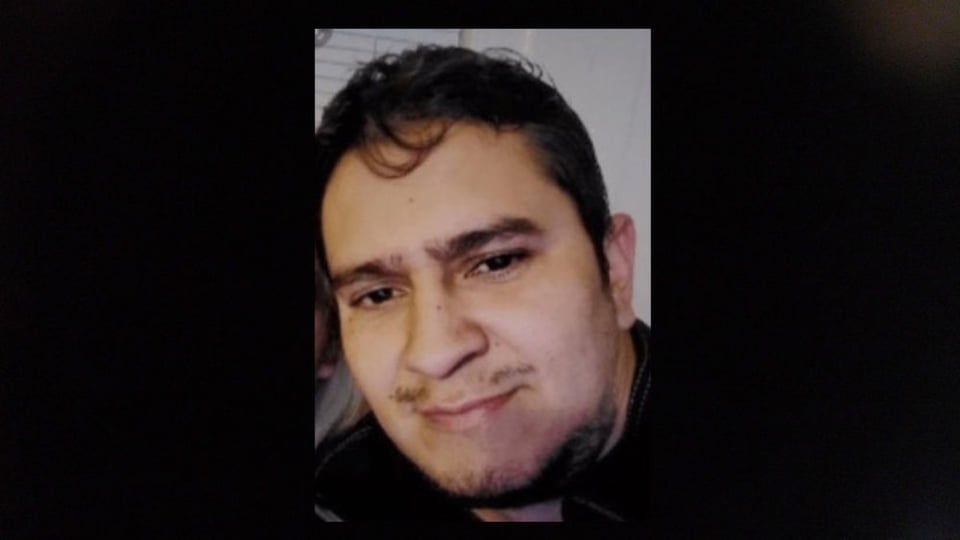 Ricardo Navarro Carvajal es buscado por el asesinato a tiros de su mujer (FOTOS) featured image