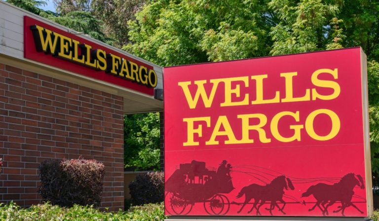 Reportan rehenes en un banco de Wells Fargo