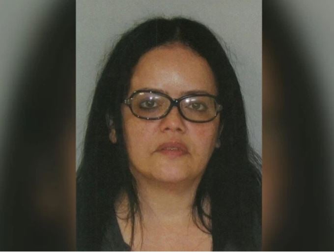 Abuso en day care: arrestan a trabajadora hispana y la acusan de abusar de bebé de 9 meses