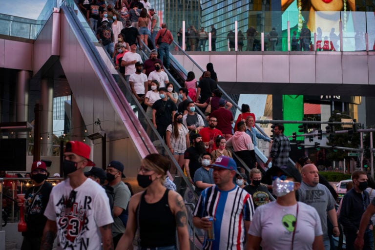 Florida elimina ‘de golpe’ todas las medidas por coronavirus
