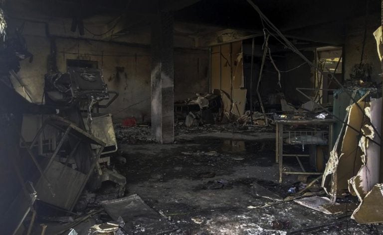 Incendio en hospital de India mata a 18 pacientes con covid-19