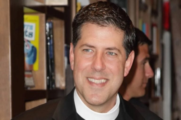 Resurge video de Padre Alberto donde confiesa sí perdió el celibato con más mujeres