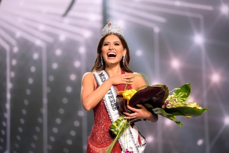 La Chacha (29 de Abril) La Miss Universo Andrea Meza se graba desde la cama con su novio (VIDEO)