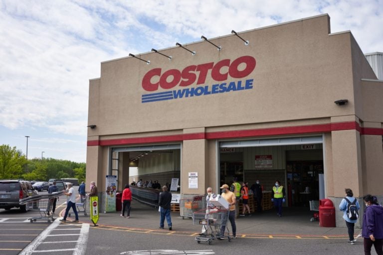 Costco y Trader Joe’s tampoco exigirán mascarillas a clientes vacunados