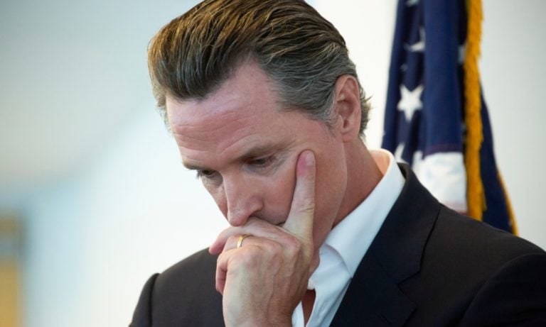 Gobernador Newsom anuncia cheques de $600 dólares a millones de californianos