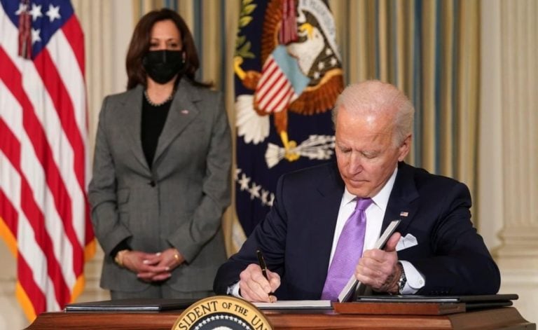La carta que Biden está enviando a millones con el tercer cheque