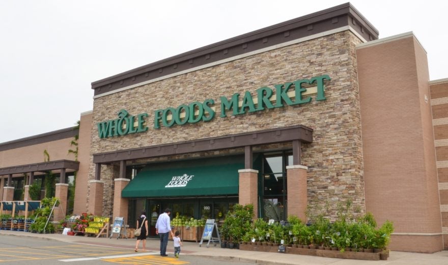 Captan a ratón paseando entre carne de supermercado Whole Foods de Amazon
