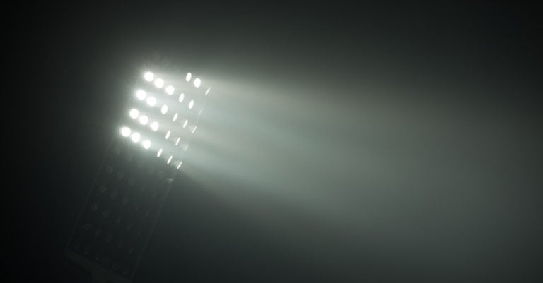 Dodgers ganan a Marineros 6-4 con un jonrón de Lux