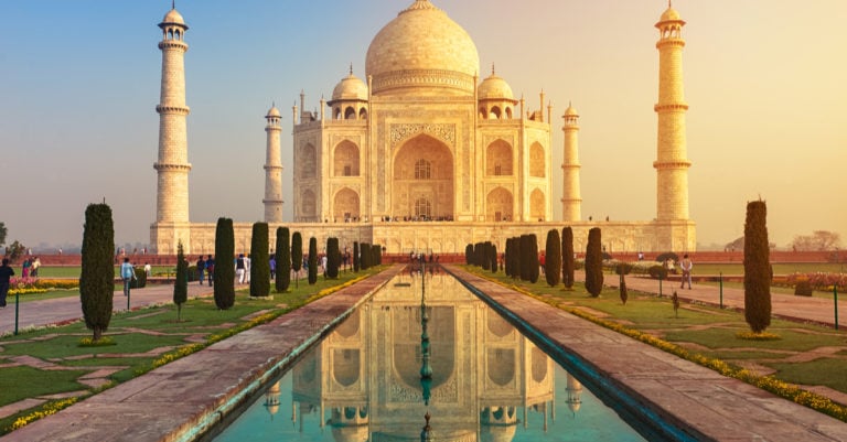 EE.UU. restringirá viajes desde la India