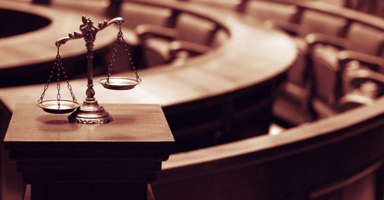 Los conservadores son más proclives a creerse las falsedades, según estudio