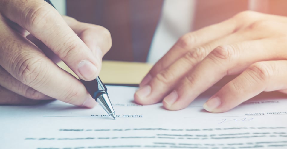 Biden firma una ley para acabar con los crímenes de odio contra los asiáticos featured image