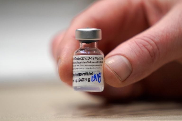 FDA autoriza vacuna de Pfizer para menores de 12 años