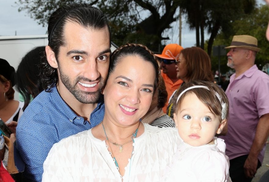 Toni Costa vuelve a ver a su hija Alaïa y se le ve más feliz que nunca (VIDEO)