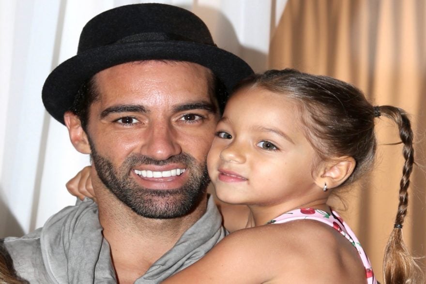 Toni Costa se consuela con portada con Alaïa y se prepara para su primer Día del Padre solo
