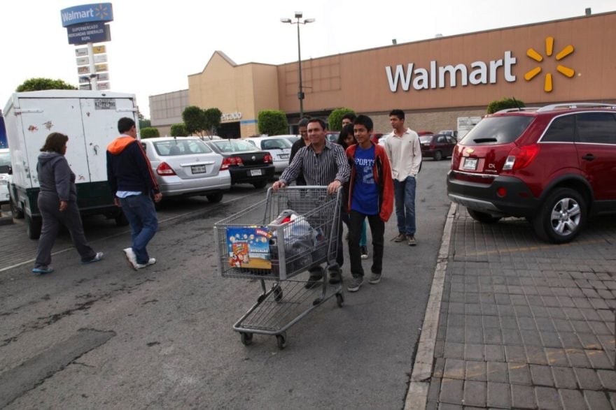 Mexicanos enojados con Walmart piden boicotear las compras en la minorista