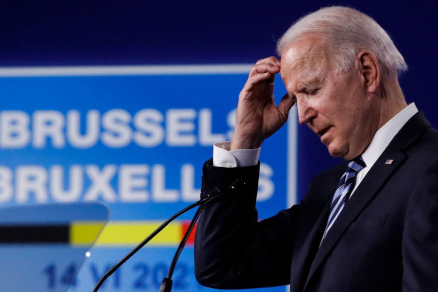 ¿Sin papeles? Dan mala noticia sobre la reforma migratoria de Biden