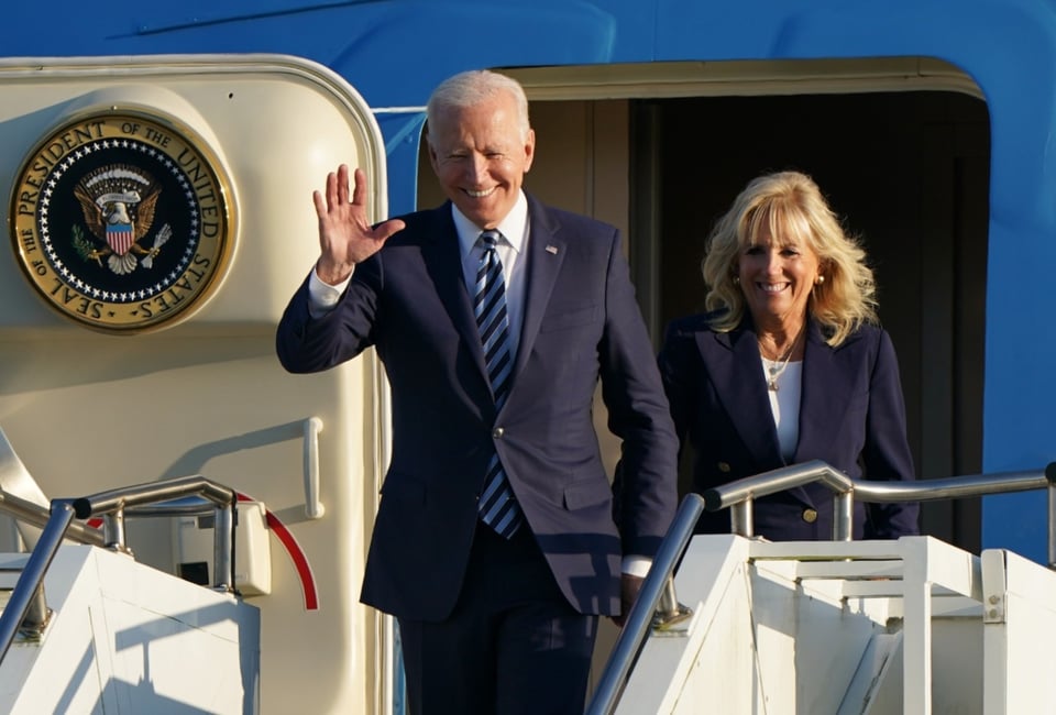 Joe Biden llega a Reino Unido como parte de su primera escala en Europa