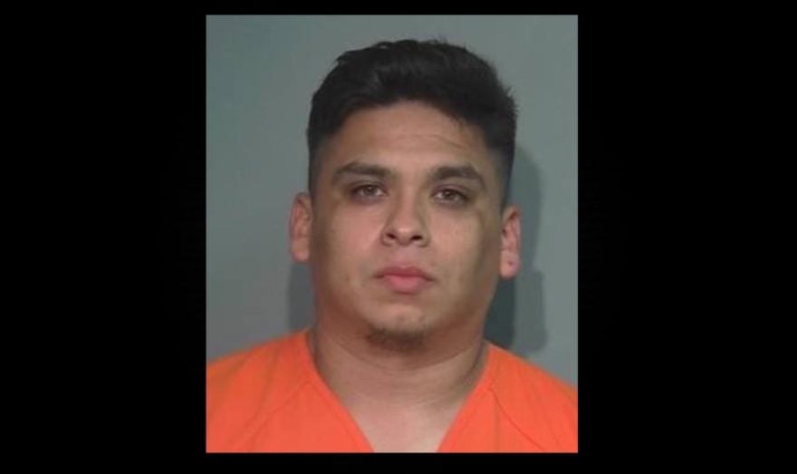 Christopher Reyes murió cuando estaba esposado adentro de una patrulla