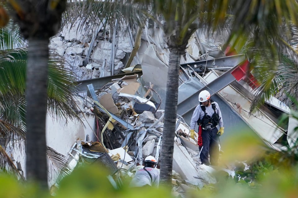 Encuentran cadáver de hija de bombero entre escombros de edificio en Miami