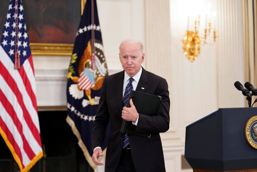 Joe Biden va contra vendedores de armas de fuego