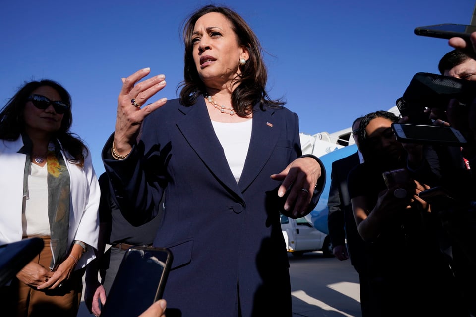 Arrestan a hombre que hacía amenazas de muerte de la vicepresidenta Kamala Harris