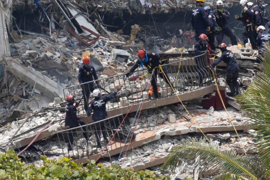 Rescatistas ya han recuperado 36 cuerpos tras derrumbe de edificio en Miami