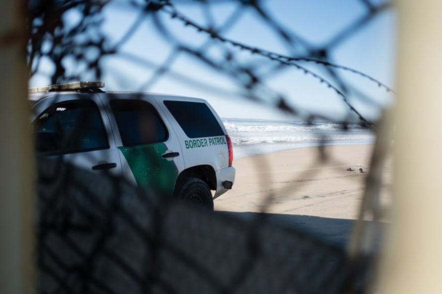 Enviarán a oficiales de Florida para «asegurar» la frontera en Texas y Arizona