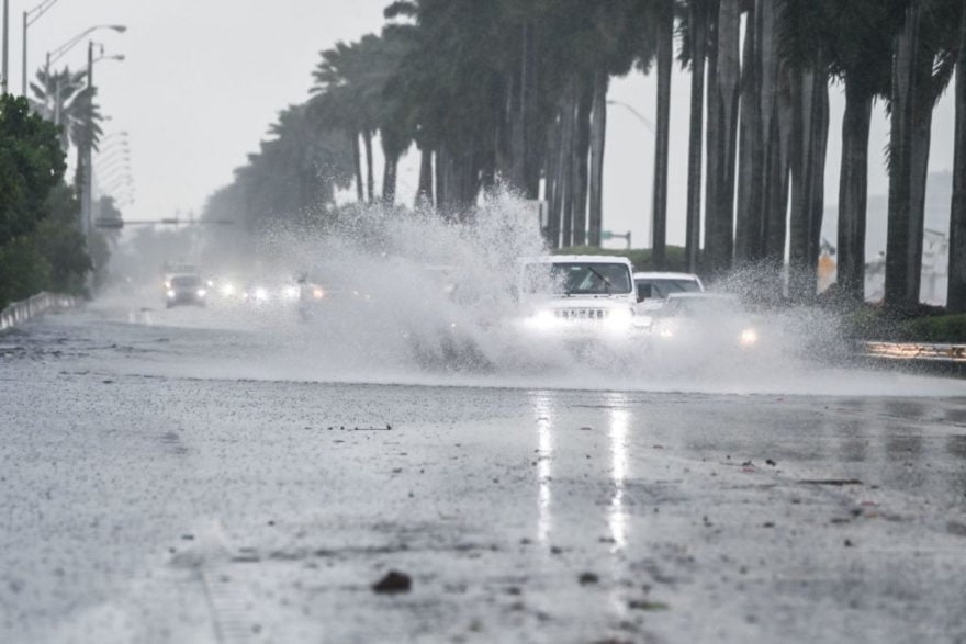 Meteorólogos de EE.UU. vigilan la posible formación de una tormenta en México