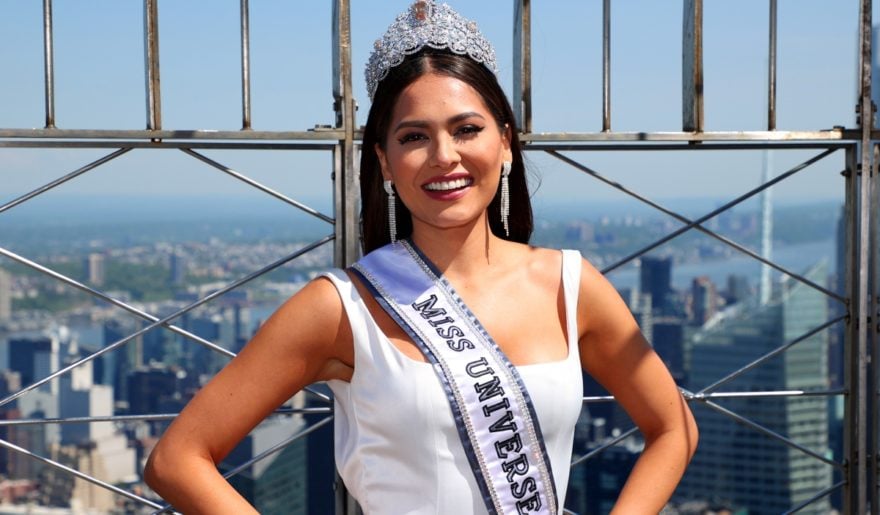 Andrea Meza, la Miss Universo mexicana, calla a quienes la critican por tener novio
