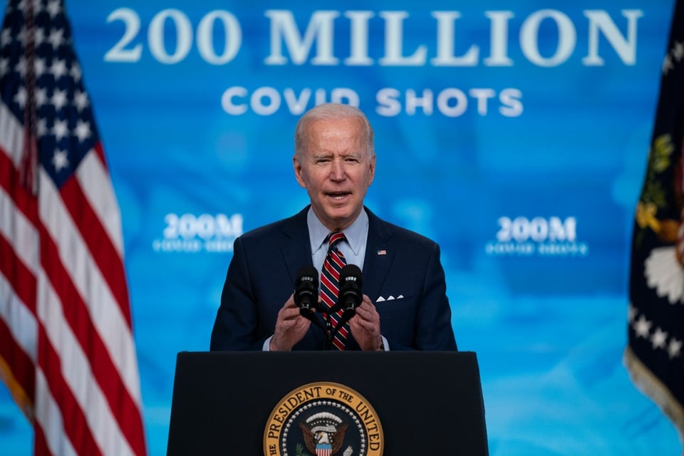 Biden hace llamado y anuncia cerveza gratis para quienes se pongan la vacuna featured image