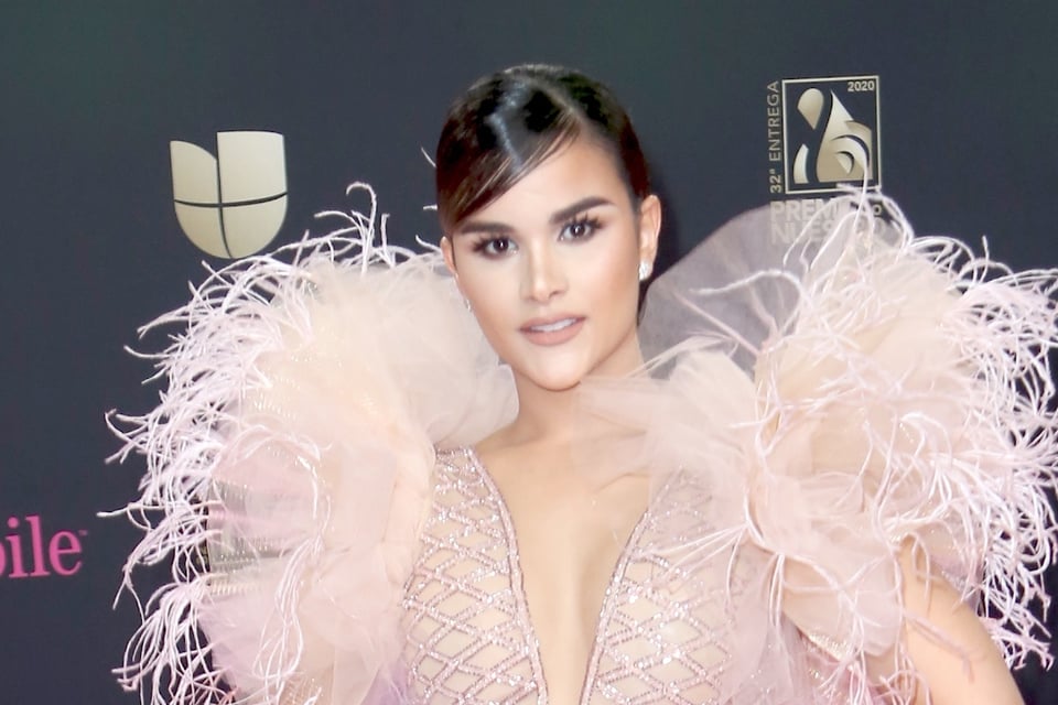 ¡Mucho mentón y la cara ‘distinta’! Sorprende Clarissa Molina con ¿cambio en su rostro? (VIDEO)