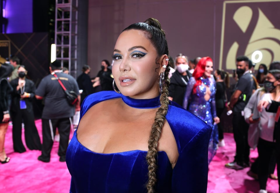 ¿Ya se operó? Chiquis Rivera enciende las redes sociales al aparecer en vestido nude sin brasier featured image
