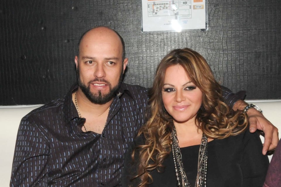 Mujer del supuesto trío entre Chiquis Rivera y Esteban Loaiza filtra video inédito de Jenni Rivera featured image