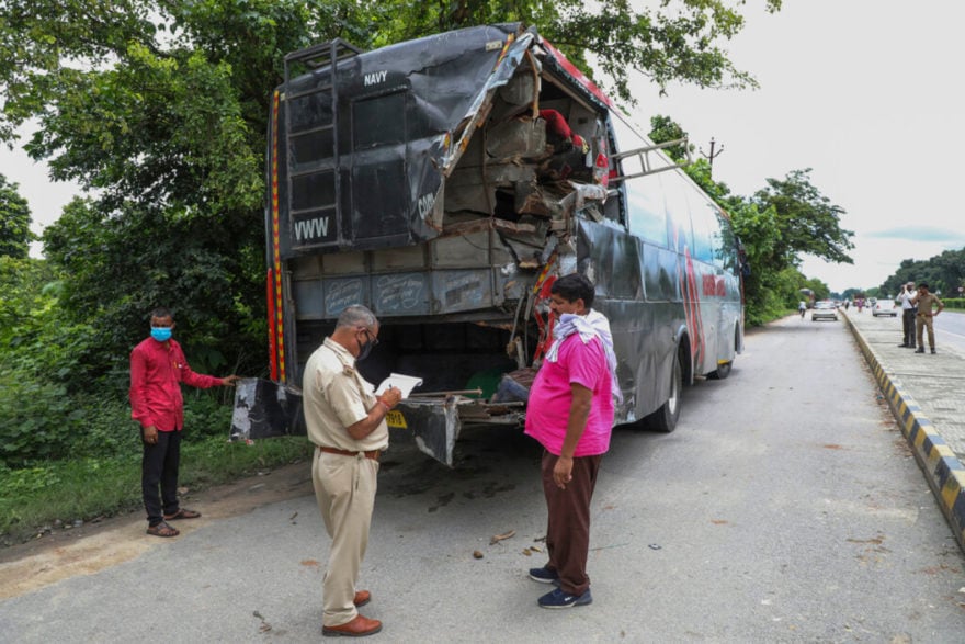 Camión arrolla a trabajadores en India: mueren 18 y hay 25 heridos (FOTO)